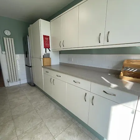 Harmonious Family In Westbury-on-trym 度假居 *