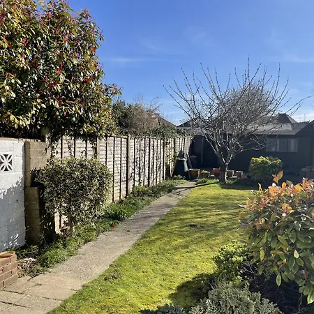 Harmonious Family In Westbury-on-trym Holiday home *