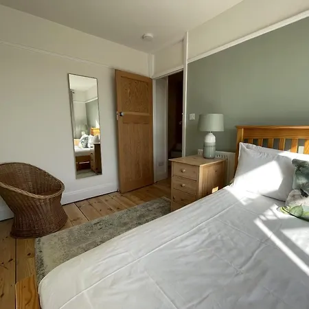 Harmonious Family In Westbury-on-trym