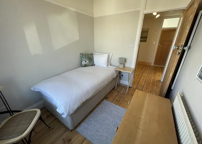 Harmonious Family In Westbury-on-trym Holiday home *